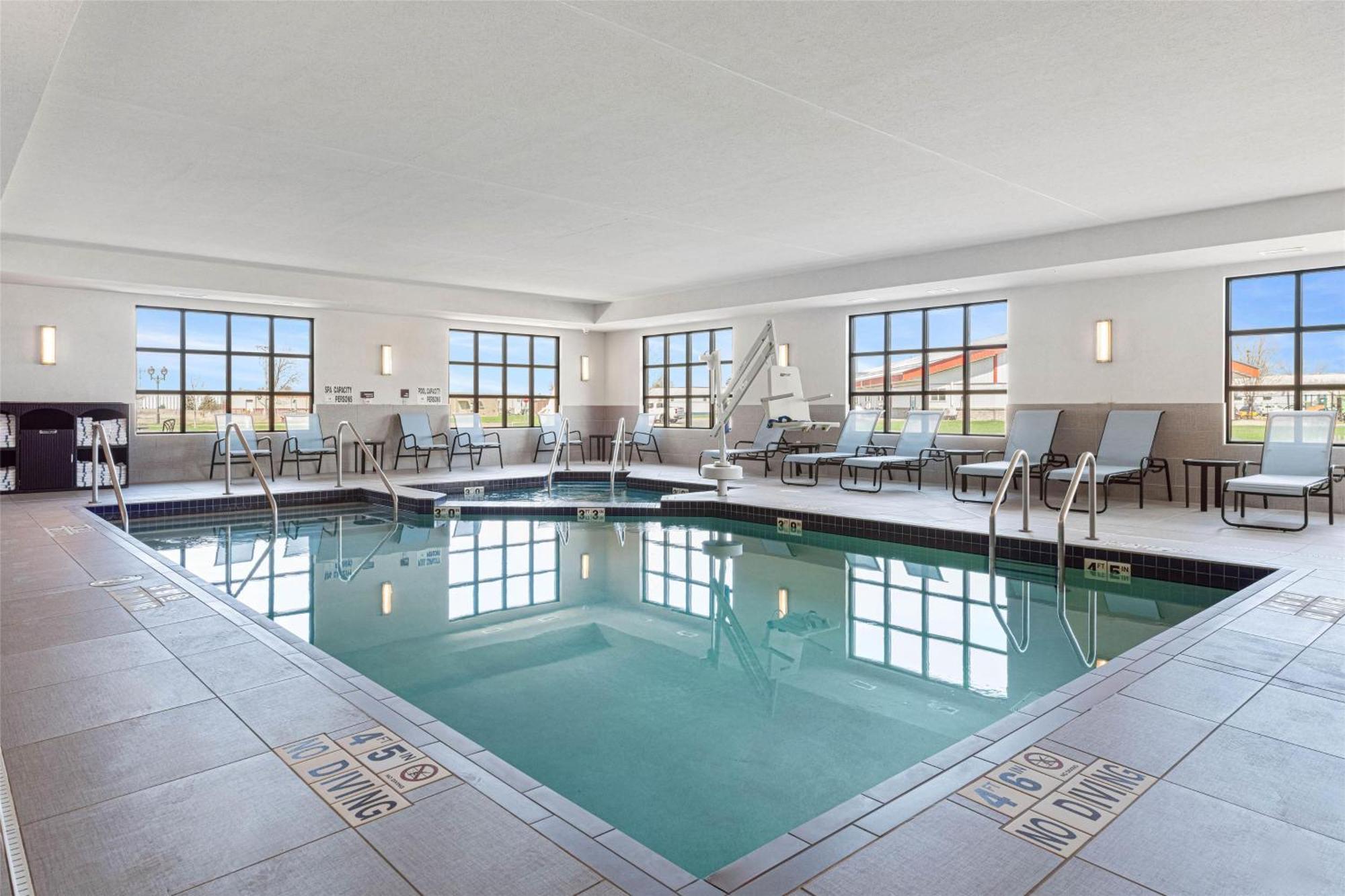 Best Western Plus New Richmond Inn & Suites Экстерьер фото