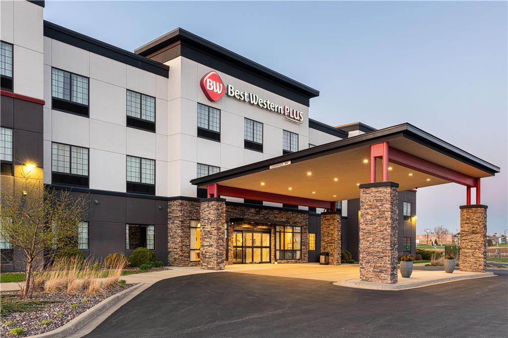 Best Western Plus New Richmond Inn & Suites Экстерьер фото